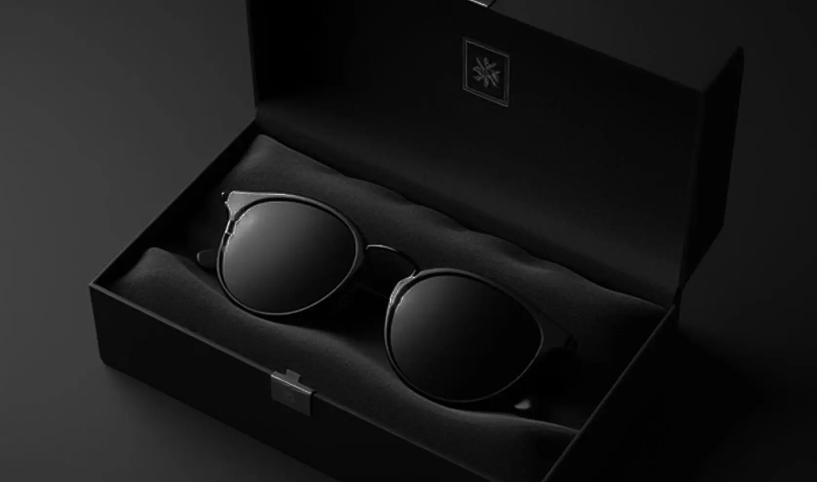 Calm & Clear glasses packaging